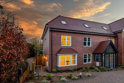 undefined, Hollymeoak Road, Coulsdon, CR5