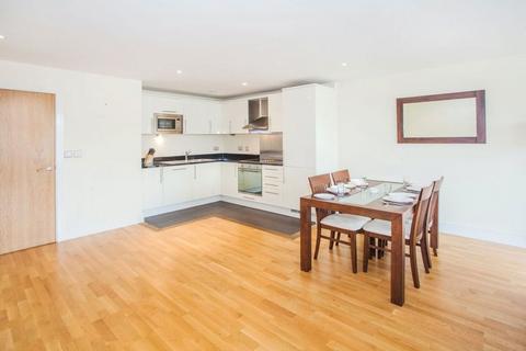 2 bedroom flat for sale, Drayton Park, London N5