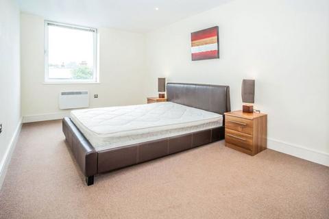 2 bedroom flat for sale, Drayton Park, London N5