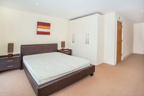 2 bedroom flat for sale, Drayton Park, London N5