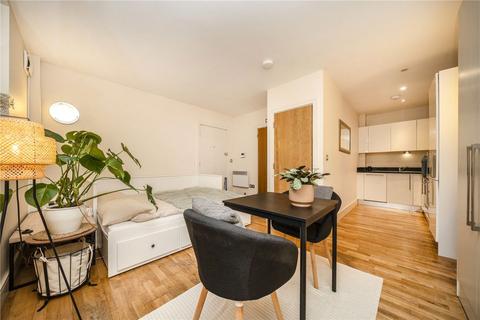 undefined, Black Bull Yard, London EC1N