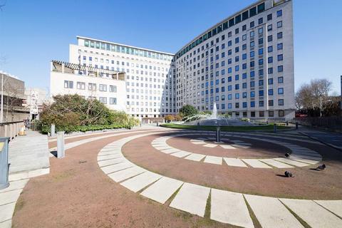 1 bedroom flat to rent, Whitehouse Apartments, London SE1