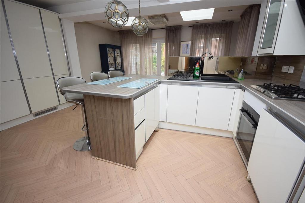 Kitchen / dining /
