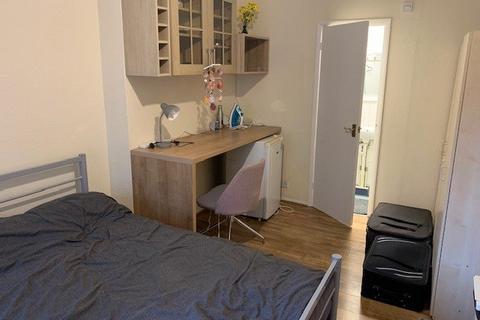 House share to rent, King Street, Hammersmith W6
