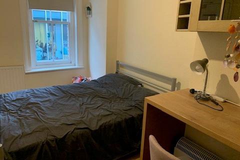 House share to rent, King Street, Hammersmith W6
