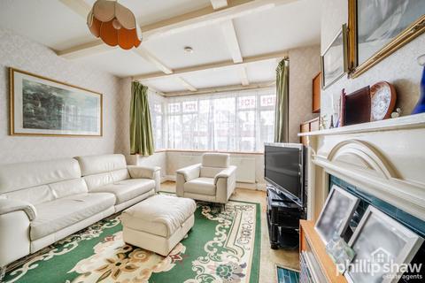 5 bedroom semi-detached house for sale, Lapstone Gardens, Harrow, HA3