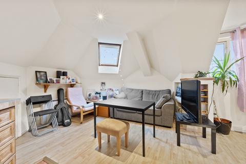 Cannon Close, Raynes Park SW20