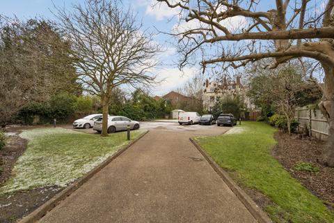 1 bedroom apartment for sale, Cannon Close, Raynes Park SW20