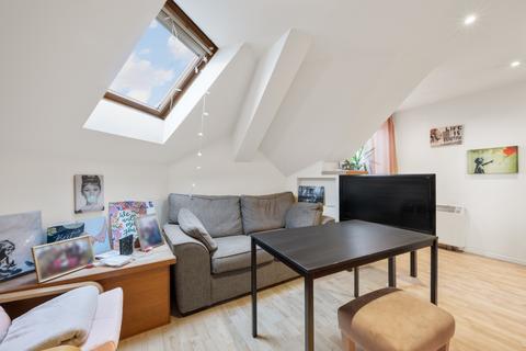 1 bedroom apartment for sale, Cannon Close, Raynes Park SW20