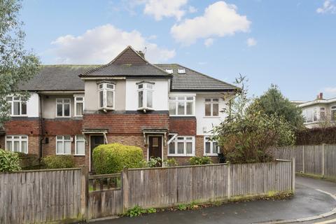 3 bedroom maisonette for sale, Brockham Close, London SW19