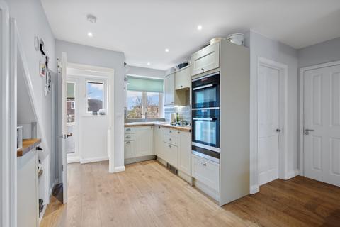 3 bedroom maisonette for sale, Brockham Close, London SW19