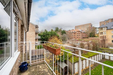 2 bedroom flat for sale, Crescent Road, Kingston, Kingston upon Thames, KT2
