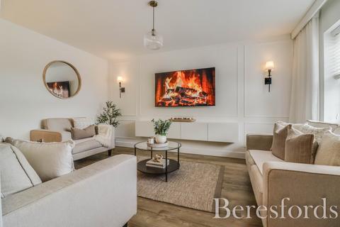 3 bedroom semi-detached house for sale, Sorrell Avenue, Braintree, CM7