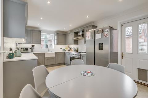 4 bedroom link detached house for sale, Beauchamps, Welwyn Garden City, Hertfordshire, AL7