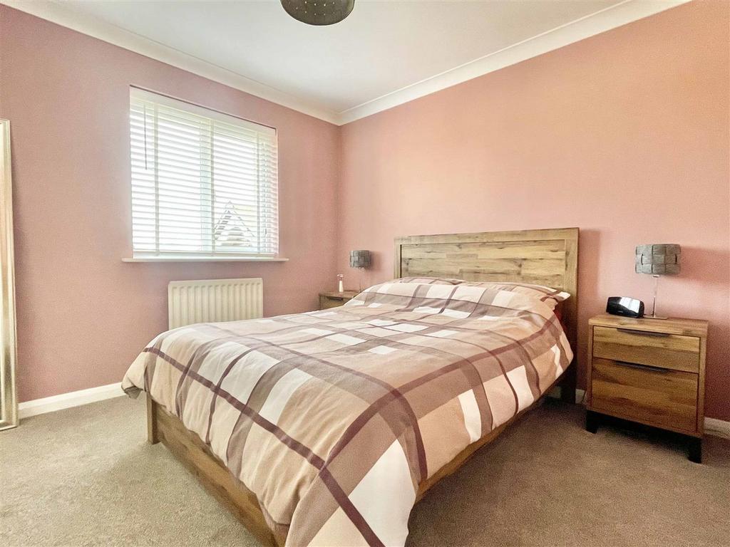 Bed1.jpg