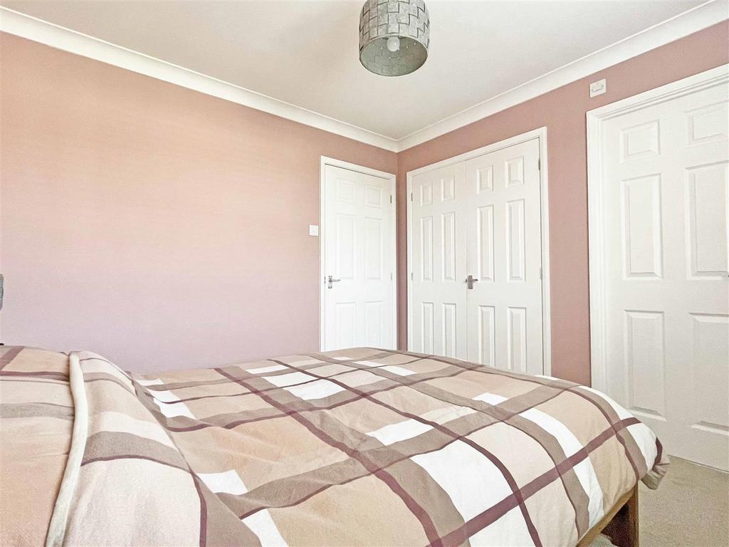 Bed1b.jpg