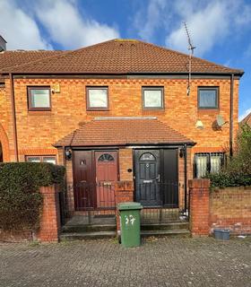 3 bedroom semi-detached house to rent, Evelyn Denington Road, London E6