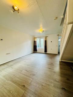 3 bedroom semi-detached house to rent, Evelyn Denington Road, London E6