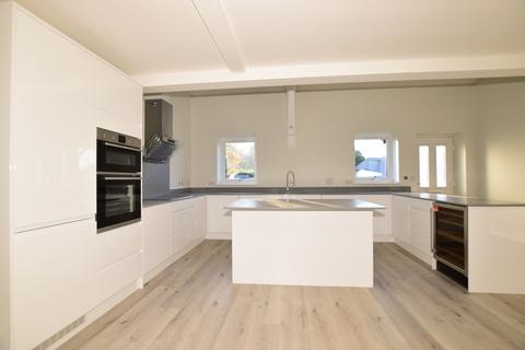 4 bedroom terraced house to rent, Loxwood Road Cranleigh GU6