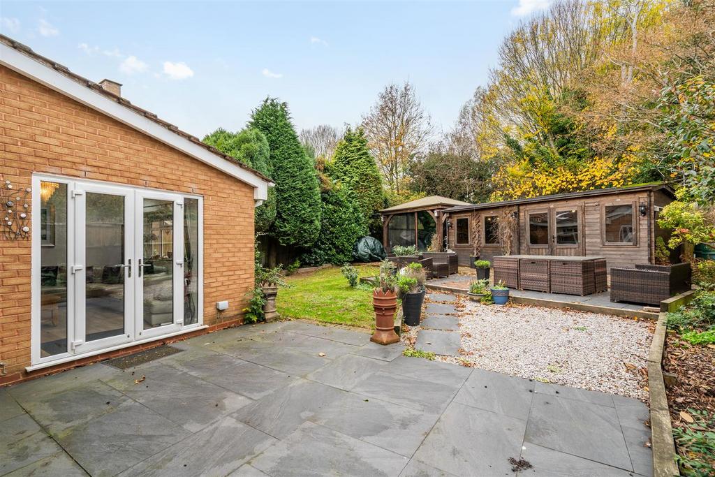 11 Whiteslade Close 27.jpg