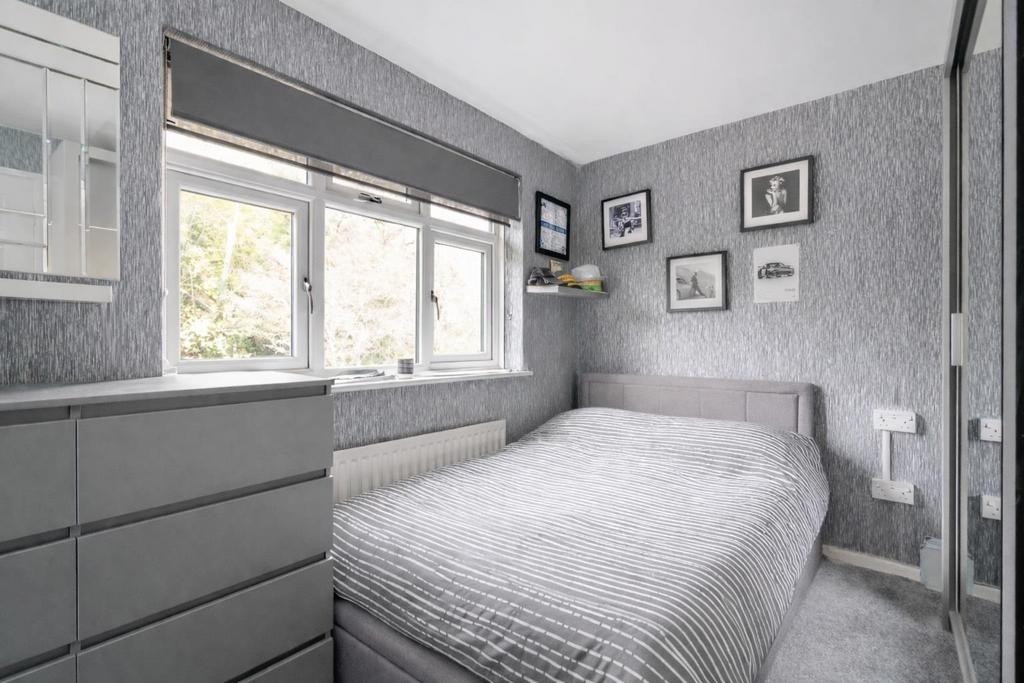 11 Whiteslade Close 16 (2).jpg