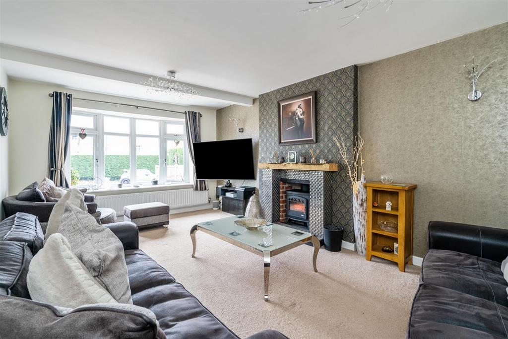11 Whiteslade Close 1.jpg