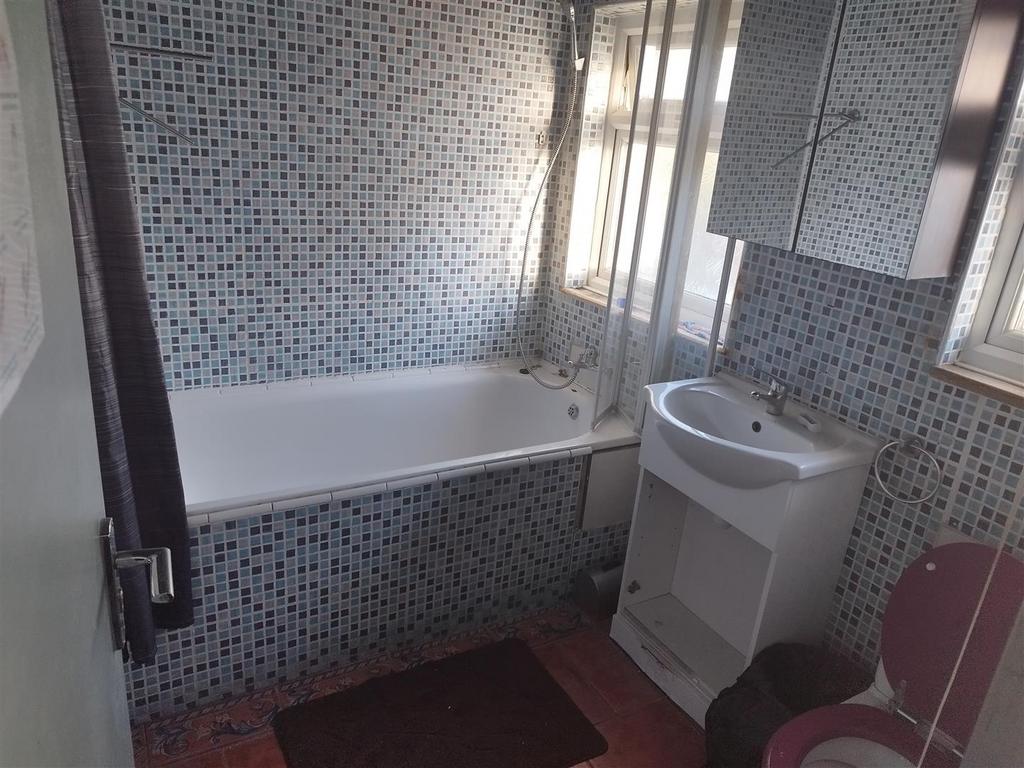 Shared Bathroom.jpg