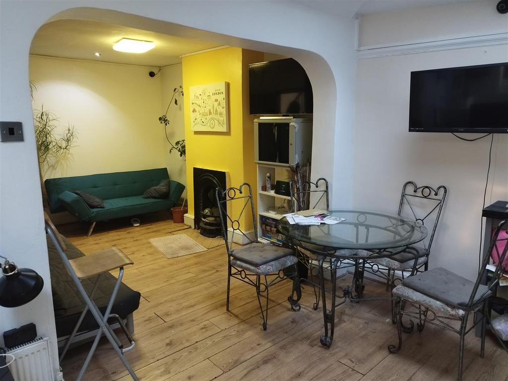 Shared Reception Room.jpg