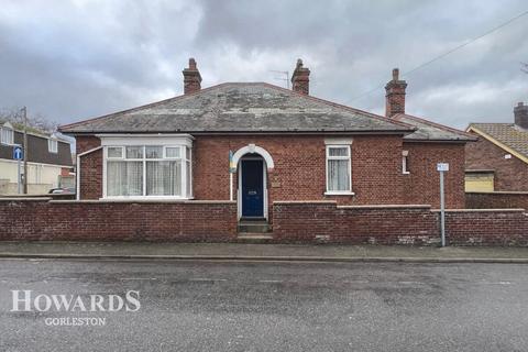 3 bedroom detached bungalow for sale, Cross Road, Gorleston