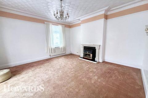 3 bedroom detached bungalow for sale, Cross Road, Gorleston