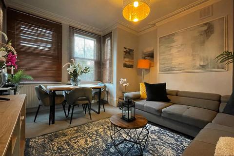 2 bedroom flat for sale, College Road, Sundridge Park, Bromley, BR1