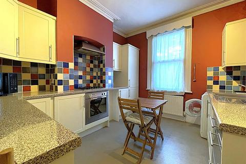 2 bedroom flat for sale, College Road, Sundridge Park, Bromley, BR1