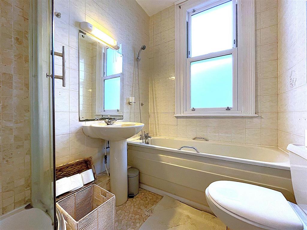 Bathroom.jpg