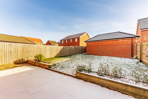 3 bedroom semi-detached house to rent, Haldane Drive, Cringleford