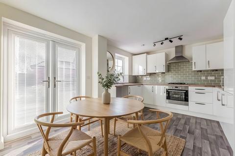 3 bedroom semi-detached house to rent, Haldane Drive, Cringleford
