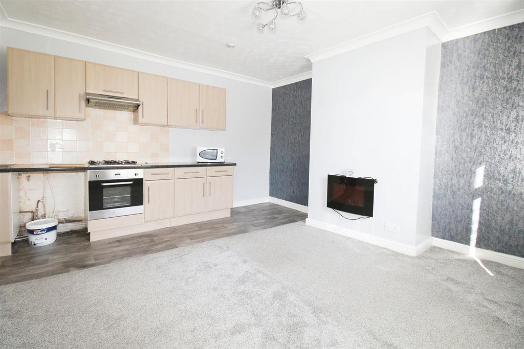 Lounge/Kitchen