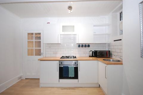 1 bedroom property to rent, Lansdowne Way, London SW8