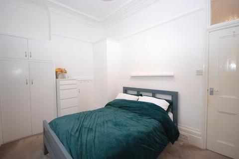 1 bedroom property to rent, Lansdowne Way, London SW8