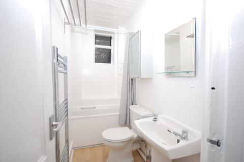 1 bedroom property to rent, Lansdowne Way, London SW8