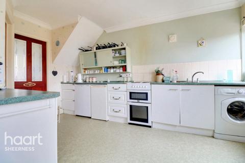3 bedroom terraced house for sale, Chapel Street, Minster