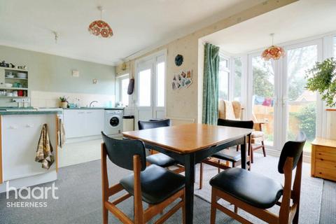 3 bedroom terraced house for sale, Chapel Street, Minster