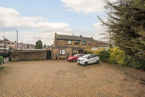 5 bedroom semi-detached house for sale, Westhorne Avenue, London SE9