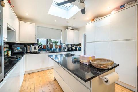 5 bedroom semi-detached house for sale, Westhorne Avenue, London SE9