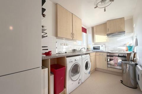 1 bedroom flat to rent, Erin Court, Walm Lane, Willesden Green