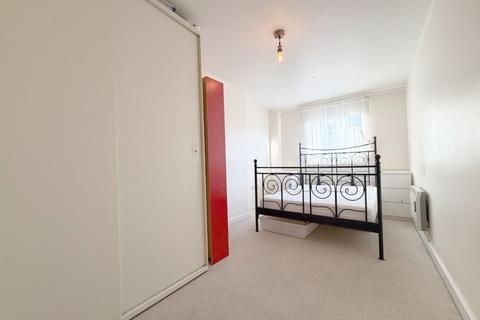 1 bedroom flat to rent, Erin Court, Walm Lane, Willesden Green