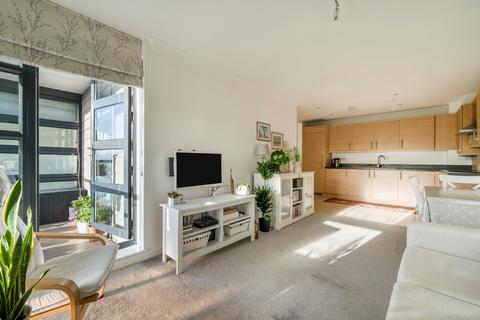 2 bedroom apartment for sale, Kingsbury Road, London NW9