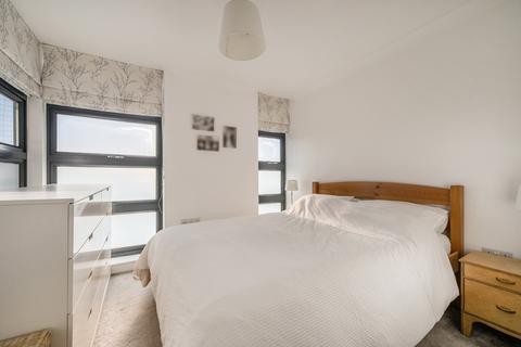2 bedroom apartment for sale, Kingsbury Road, London NW9