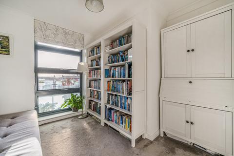2 bedroom apartment for sale, Kingsbury Road, London NW9