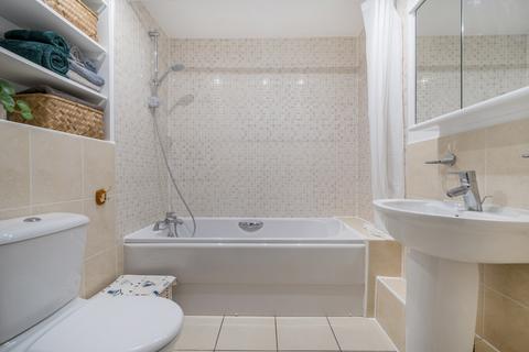 2 bedroom apartment for sale, Kingsbury Road, London NW9
