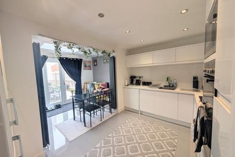 2 bedroom semi-detached house for sale, Alder Close, New Balderton, Newark